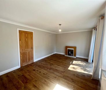 3 bedroom detached house to rent - Photo 2