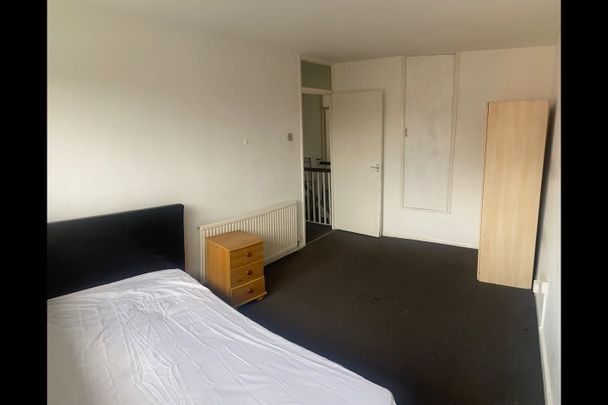 3 Bed Flat, Maryland Street, E15 - Photo 1