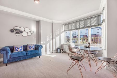 3 bedroom ground floor flat to rent - Photo 2