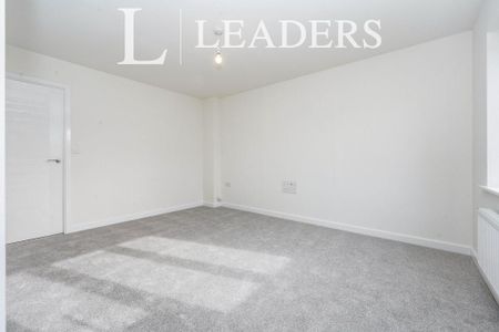 3 bedroom semi-detached house to rent - Photo 3