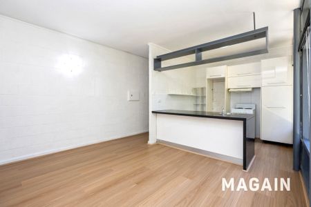 Stylish First-Floor Apartment in Prime South Adelaide Location - Photo 3