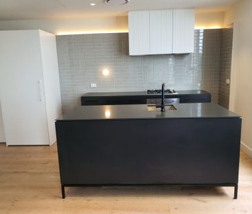 Air-conditioned 1 Bedroom Apartment - walk to schools, bars/cafes, ... - Photo 3