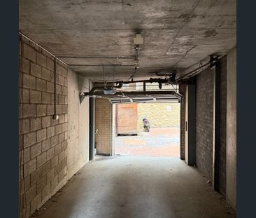 CBD Garage & Storage of 35sqm - Photo 2