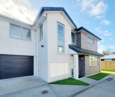 Modern 4-Bedroom House for rent in Manurewa - Photo 2