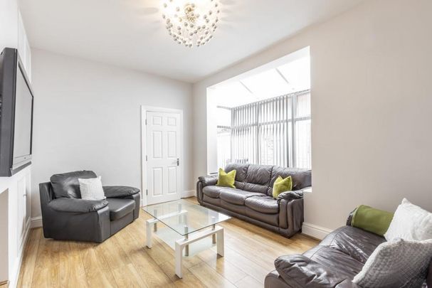 5 bedroom terraced house to rent - Photo 1