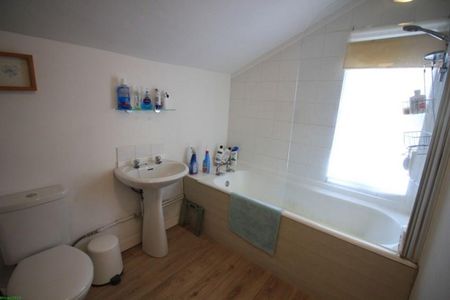 2 bedroom terraced house to rent - Photo 5