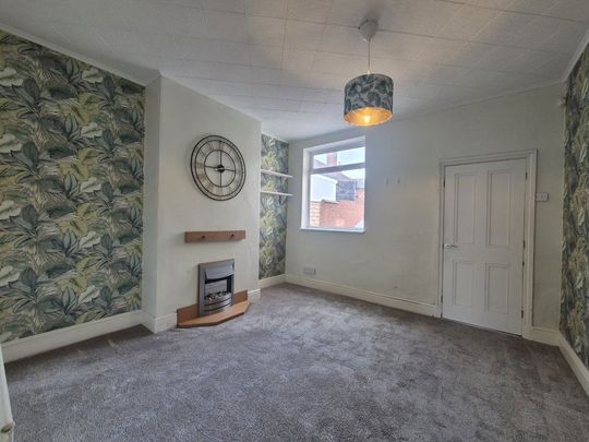 Causeway Green Road, Oldbury, Sandwell, B68 - Photo 1