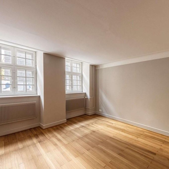 Luxuriöse Altstadt-Wohnung mit Gartensitzplatz an exklusiver Lage - Photo 1