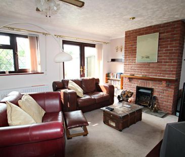 2 bedroom detached bungalow to rent - Photo 2