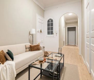 Carrer de Balmes, Barcelona, Catalonia 08006 - Photo 4