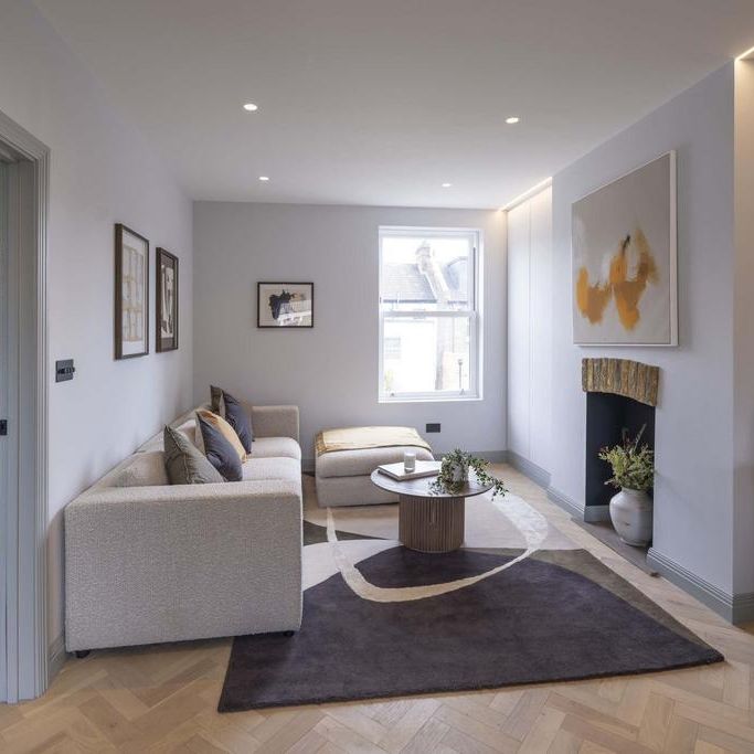 2 bedroom ground floor flat to rent - Photo 1