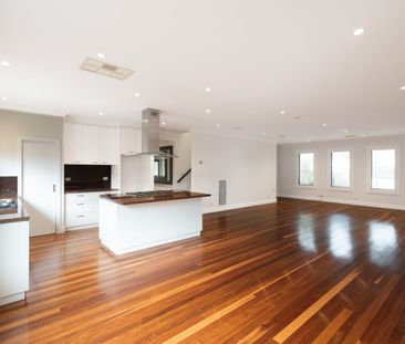 BRILLIANT MODERN FAMILY HOME ON CORNER BLOCK - Photo 4