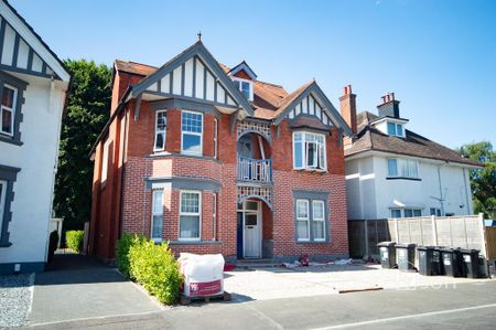 4 bedroom ground floor flat to rent - Photo 4