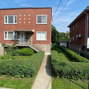 5 1/2 for rent in NDG / 5 1/2 a Louer dans NDG - Photo 2