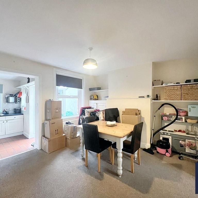 3 bedroom terraced house to rent - Photo 1
