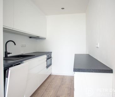 Pronájem bytu 2+kk 45 m², Modrá 1980, Praha - Photo 2