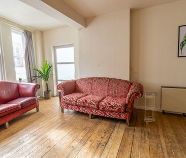 6 Bed Student Accommodation - Photo 3