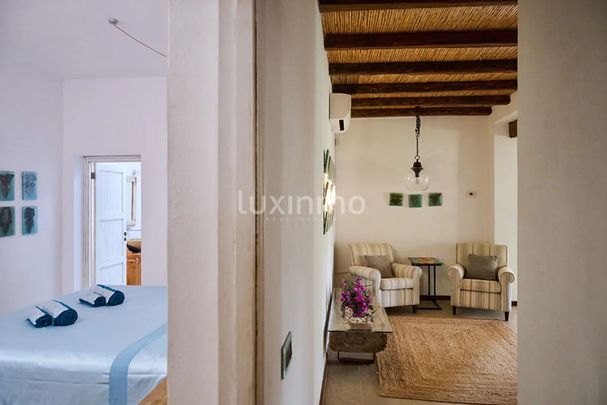 Bohemian Villa in a Tranquil Natural Setting - Photo 1