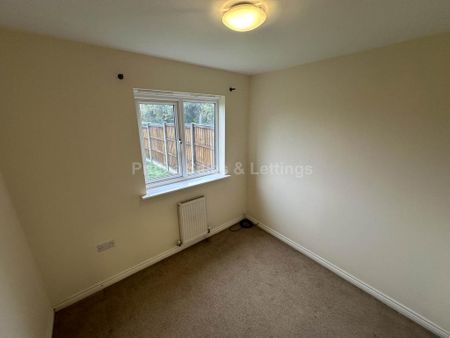 3 bedroom semi-detached house to rent - Photo 5
