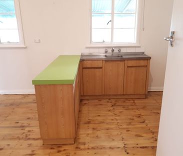 Large open space to play, charming home to live in, a relaxed lifes... - Photo 3