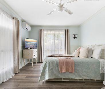 Spacious Brick Family Home with Multiple Living Areas, Huge Backyar... - Photo 4