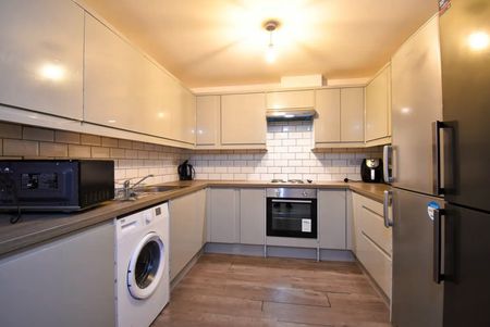 5 Bed Terraced House, Lockesfield Place, E14 - Photo 5