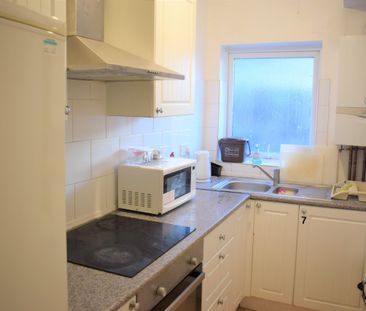 Single Room- Close to St Georges Park- Students and Postgraduates w... - Photo 1