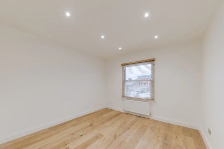 2 Bedroom Flat - Photo 3