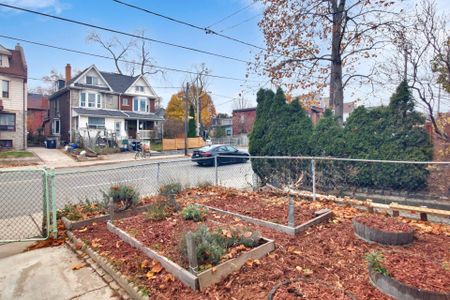 For Lease - 463 Pape Avenue Unit# Upper, Toronto, Ontario - Photo 4