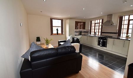 Amazing Four Bedroom Apartment - Photo 4