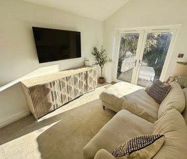 Lincoln Road - Photo 3