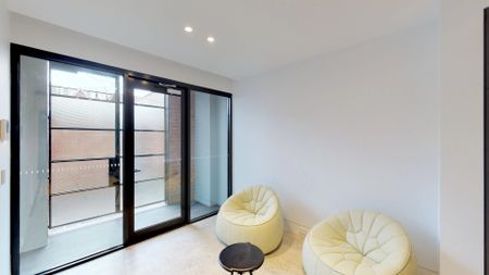 STUNNING APARTMENT IN THE HEART OF FITZROY - Photo 2