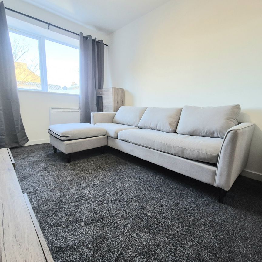 West Parade Flats, Halifax - Photo 1