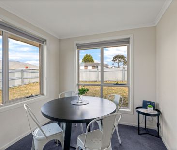 Modern Family Home - Photo 5