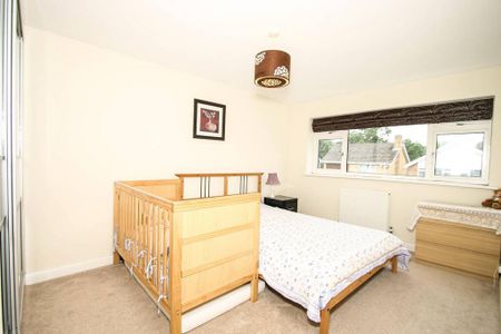 4 bedroom detached house to rent - Photo 2