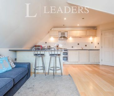 2 bedroom apartment to rent High Street, Redhill, RH1 - Photo 1