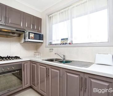 Three Bedroom Gem in Sought-After Glen Waverley Location - Photo 2