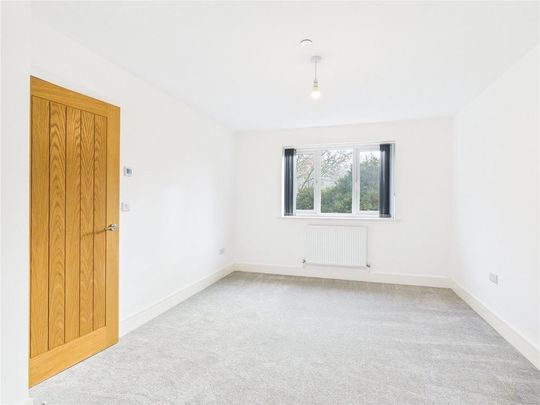 4 bedroom detached house to rent - Photo 1