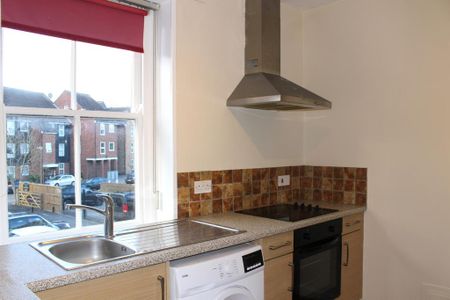 2 bedroom apartment to rent - Photo 3