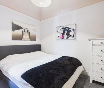 L'Academie, 14 College Gardens, Belfast, BT9 6BQ - Photo 3