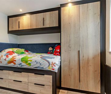 3 bedroom mews to rent - Photo 6