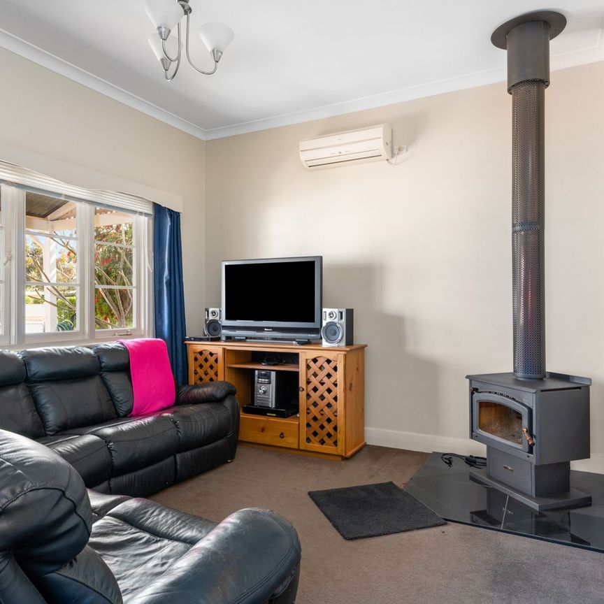 FULLY FURNISHED IN PICCADILLY! - Photo 1