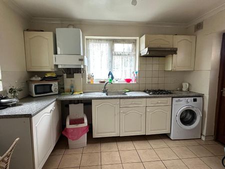 Old Oak Common Lane, London, W3 7DN - Photo 3