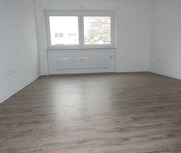 Schöne Familienwohnung mit Balkon -WBS erforderlich- - Photo 4