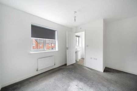 Berryfields, Aylesbury, HP18 - Photo 3