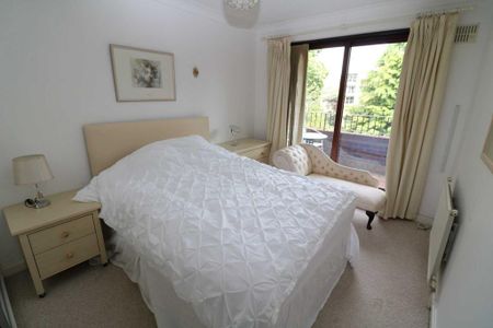 2 bedroom flat to rent - Photo 3