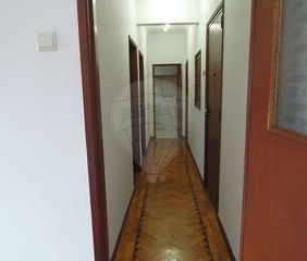Apartment 2 bedrooms in the center Loures for rent - Photo 4