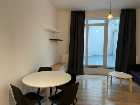 IXELLES: REZ DE CHAUSSE MEUBLE 2 CHAMBRES +TERRASSE - Ixelles - Photo 3