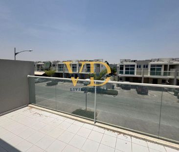 VACANT SOON | MID UNIT BACK TO BACK | 3BR - Photo 2