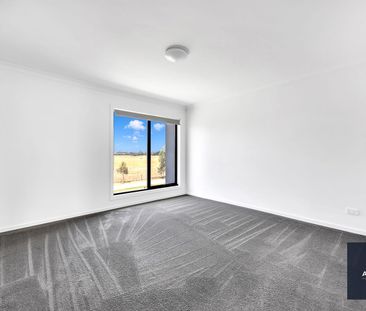 Space, Comfort & Convenience – A Home That Ticks All the Boxes - Photo 4